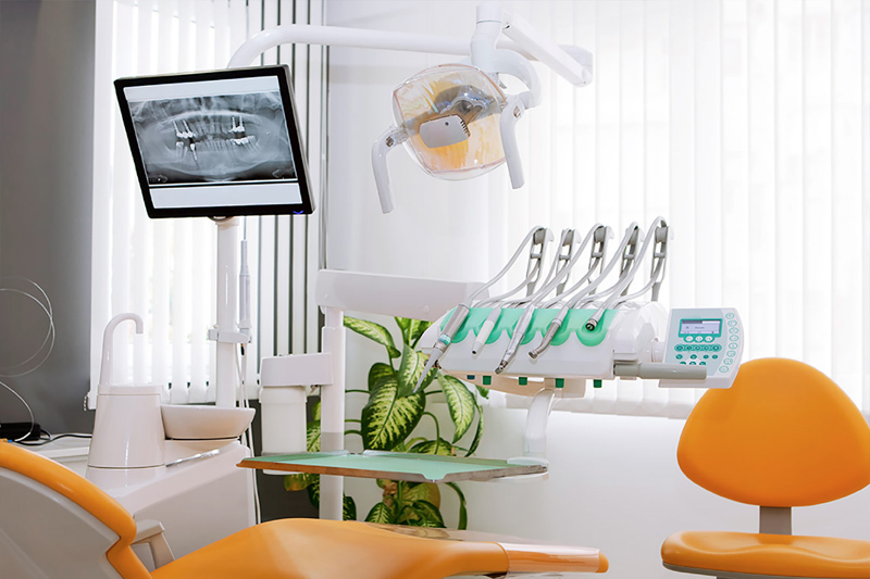 Endodontist in Salinas